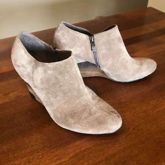 🍁🍂 Cute Vince Camuto Sand Colour Block Wedge Ankle-Boot Shoe - Picture 2 of 14